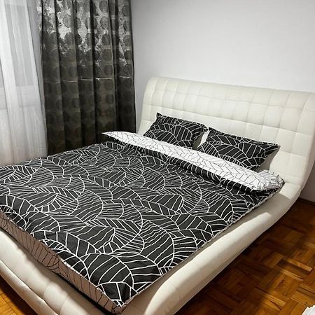 אוטופן Mona Apartment Taxi#Airport #Parking#Bucharest#Therme מראה חיצוני תמונה