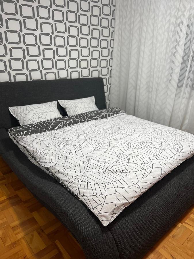 אוטופן Mona Apartment Taxi#Airport #Parking#Bucharest#Therme מראה חיצוני תמונה